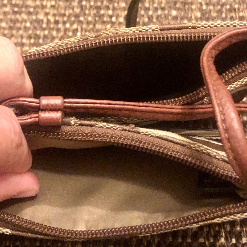 2 classic Coach wristlets - Picture 5 of 5